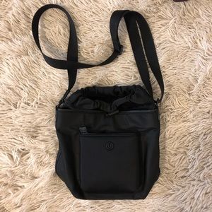 Lululemon  small bucket bag